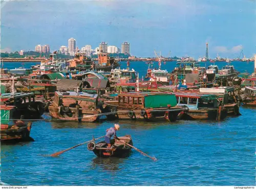 A5381 Boats & sailing ships postcard Singapore harbour view