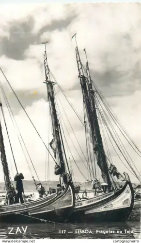 A5858 Fragatas no Tejo Lisboa boats