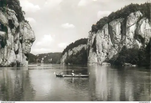 A5858 Transport > Ships > Sailing boat - Im Donaudurchbruch bei Kloster Weltenburg