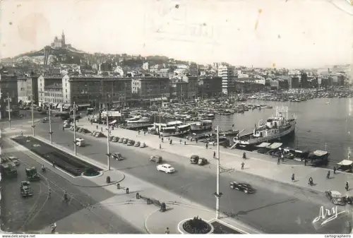 A5858 Marseille panoram,a sur le quai des Belges et Notre--Dame de la Garde