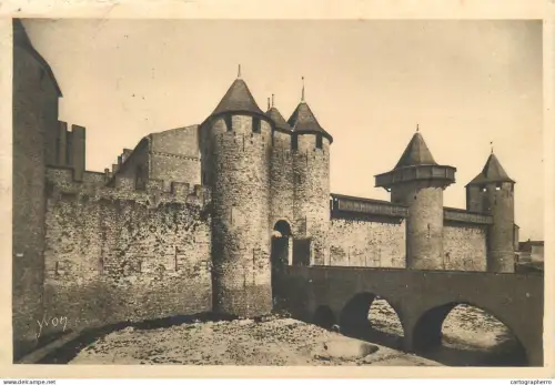 A5855 France Carcassonne entree du chateau