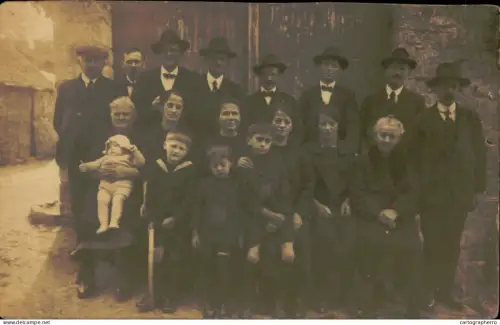 A5926 Photographic postcard anonymous persons large group souvenir vintage photo children family group