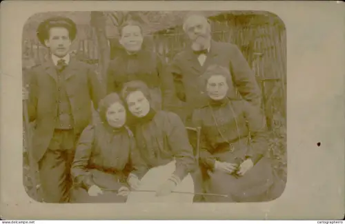 A5936 Family vintage souvenir photographic postcard 1900s