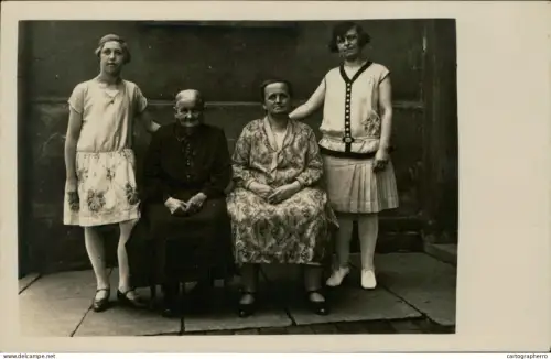 A5936 Family group vintage souvenir photographic postcard