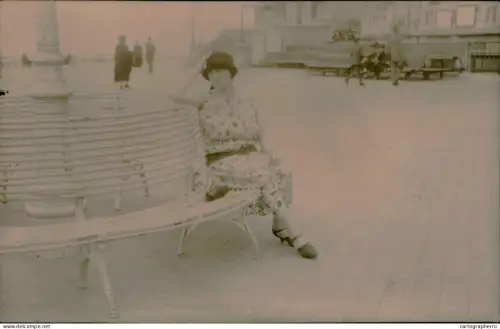 A5936 Woman souvenir photo postcard