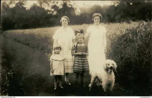 A5936 Children and family groups dog pet vintage souvenir photographic postcard