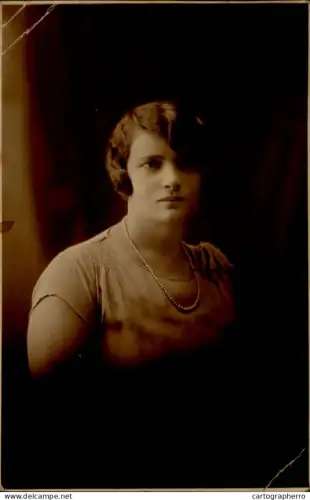 A5936 Argentina studio P. Apugliese Buenos Aires woman portrait