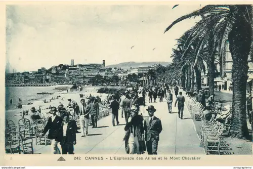 A5437 France Cannes Esplanade des Allies et Mont Chevalier