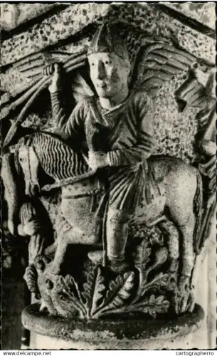 A5939 France Saint Nectaire Chapiteaux