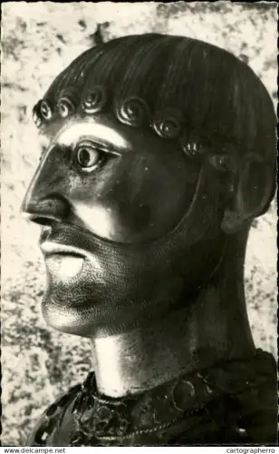 A5939 France Saint Nectaire Chapiteaux