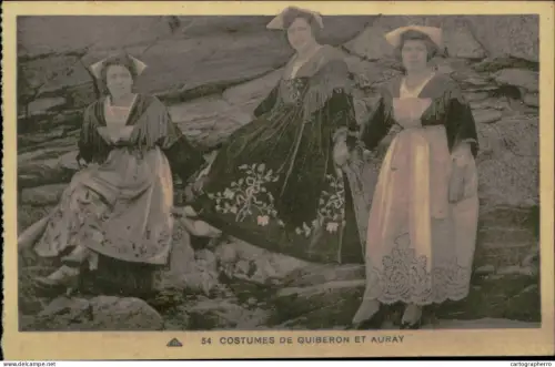 A5938 France Quiberon costumes