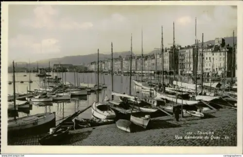A5938 France Toulon quai bateaux