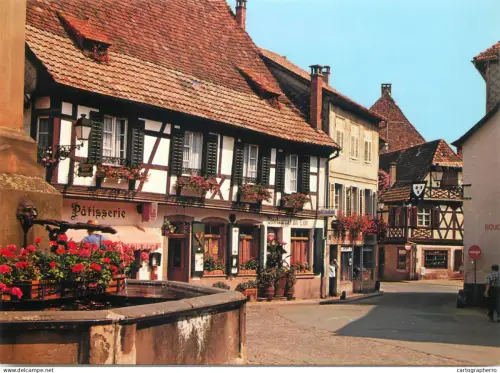 A5481 France Ribeauville Haut Rhin Alsace fontaine et vieilles maisons de la Place de la Sinn