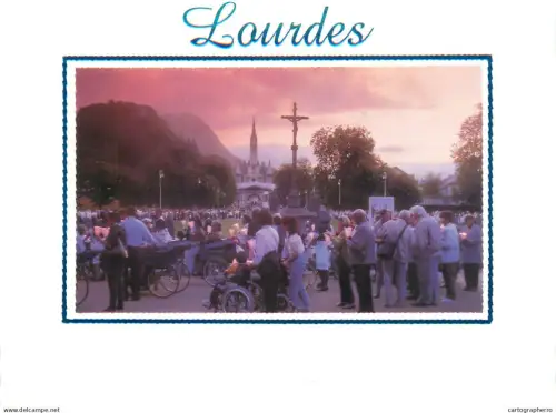 A5481 France Lourdes procession evening view
