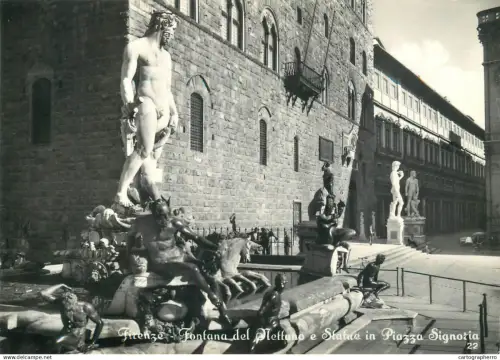 A5489 Italy Firenze Neptune's Fountain and Statues in the Signoria Square