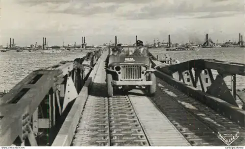 A5966 Arromanches-les-Bains Le pont de Cattenom jeep