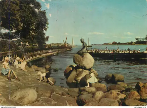 A5498 Denmark view of "Langelinie"