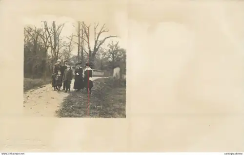 A6031 Somewhere in Geneva anonymous persons souvenir photographic postcard