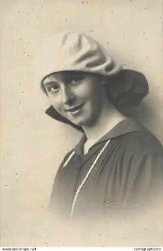A6031 Fashion young lady with hat photographic postcard Suisse Geneva > Genève studio Jullien