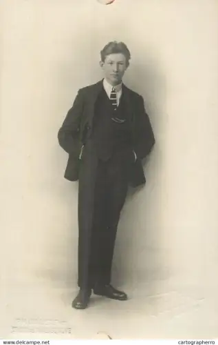 A6031 Fashion suit Studio Geneve Suisse photographic vintage postcard elegant young man souvenir