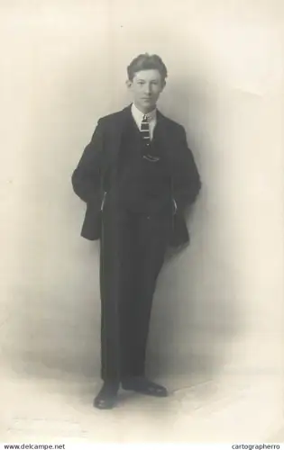 A6031 Studio Geneve Suisse photographic vintage postcard elegant young man souvenir
