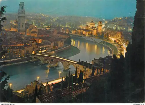 A5543 Italy Verona night panorama