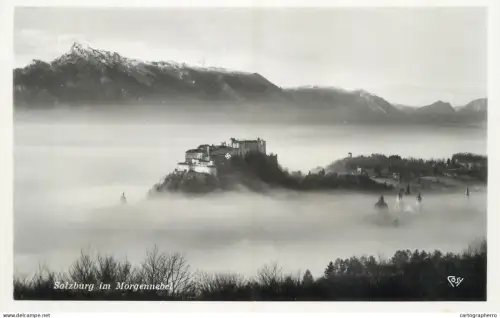 A6017 Austria > Salzburg > Salzburg Stadt im Morgennebel