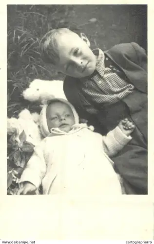 A6017 Photographs (originals) > Persons > Anonymous persons children souvenir