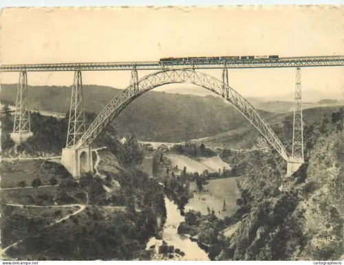 A5567 France Garabit (Cantal) Viaduc et Vallee de la Truyere et train