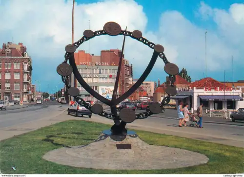 A5605 France Dunkerque La Place de Minck le cadran solaire
