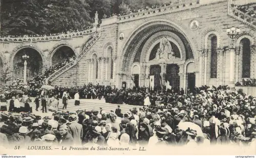 A6073 Lourdes la procession du Saint-Sacrement