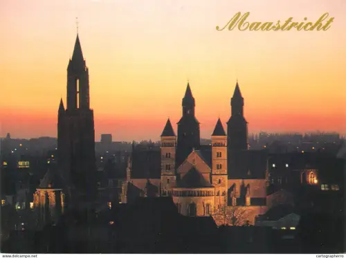 A5627 Netherlands Maastricht St Servaas Basiliek en St Jans toren night view