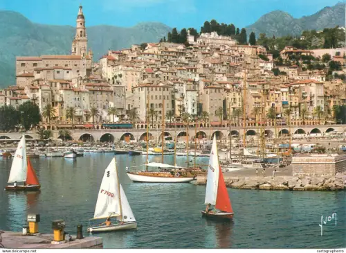 A5622 France Menton Cote d'Azur la vieille ville et le port