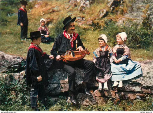 A5675 France L'Auvergne groupe folklorique "La Sanfloraine" Saint Flour