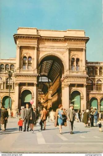 A5693 Italy Milano Galleria Vittorio Emanuele II
