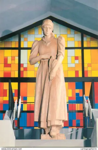 A5692 S Angela Merici statue