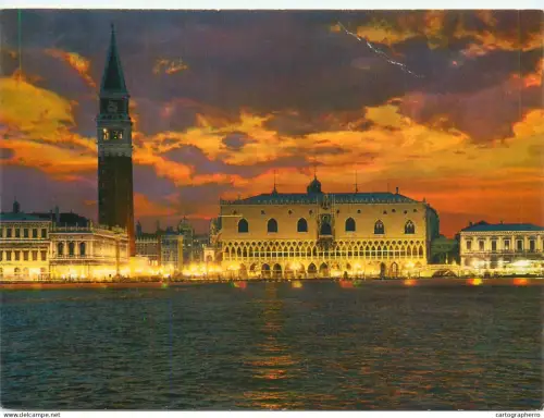 A5692 Italy Venezia panorama del Bacino di S Marco tramonto
