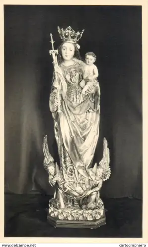 A5683 Madonna with the Child