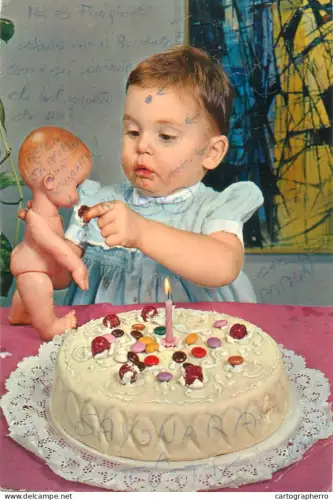 A5700 Little girl feeding doll birthday cake funny picture