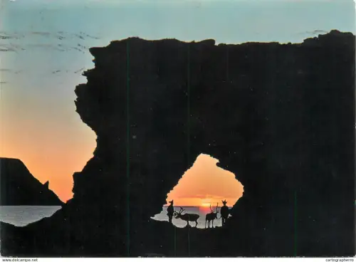 A5699 Norway Nordkapp Arrch midnight sun