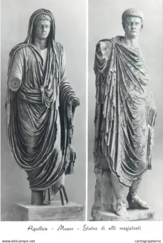 A5705 Italy Aquileia Museo - Statue di alti magistrali
