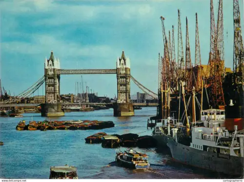 A5711 England London Tower Bridge and river Thames