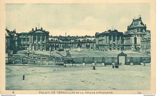 A6187 Palace of Versailles and the Grille d'Honneur (Honor Gate) in France