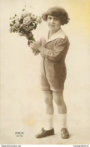 A6187 Children portraits vintage postcard adorable girl holding roses bouquet