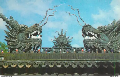 A6093 China Shanghai Two Dragons Playing a Pearl in Yuyuan Garden