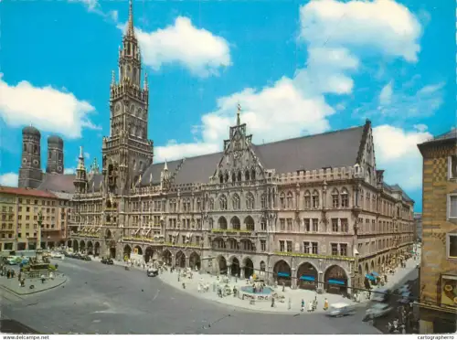 A5775 Germany Munchen Frauenkirche und Rathaus