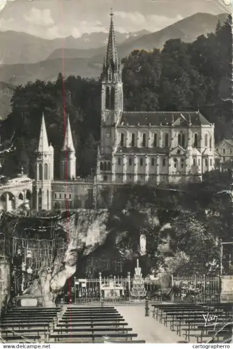 A5770 France Lourdes Basilique et la Grotte