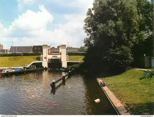 A5766 Netherlands Vlaardingen canal view