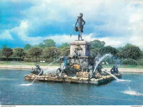 A5750 Russia St Petersburg Peterhof Neptune fountain