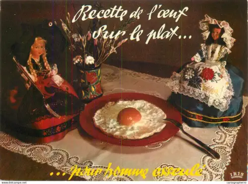 A5747 Eggs on plate and dolls with folk costumes